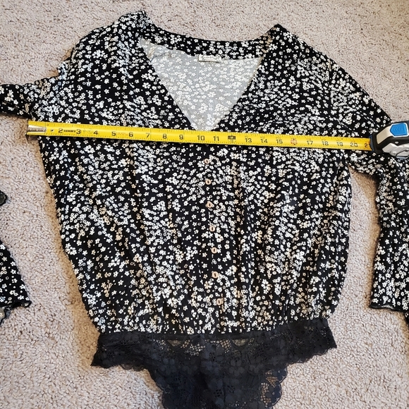 Intimately Free People Ditsy Floral Bell Sleeve Bodysuit Vneck - Picture 6 of 13